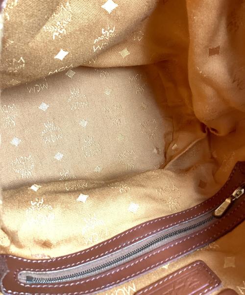 MCM（エムシーエム）MCM (エムシーエム) MCM　ヴィセトス　巾着ショルダーバッグ ブラウンの古着・服飾アイテム