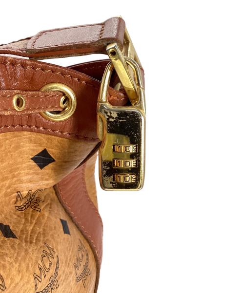 MCM（エムシーエム）MCM (エムシーエム) MCM　ヴィセトス　巾着ショルダーバッグ ブラウンの古着・服飾アイテム