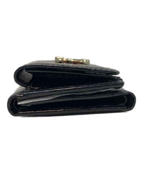 JIMMY CHOO（ジミーチュウ）JIMMY CHOO (ジミーチュウ) 3つ折り財布 ブラックの古着・服飾アイテム