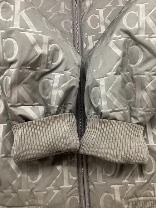 Calvin Klein Jeans（カルバンクラインジーンズ）Calvin Klein Jeans (カルバンクラインジーンズ) モノグラムボンバージャケット ブラック サイズ:Mの古着・服飾アイテム