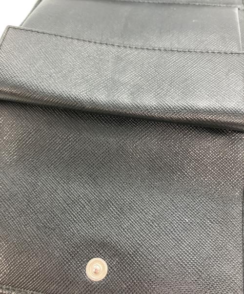 PRADA（プラダ）PRADA (プラダ) PRADA　	サフィアーノ　三つ折り財布 ブラックの古着・服飾アイテム