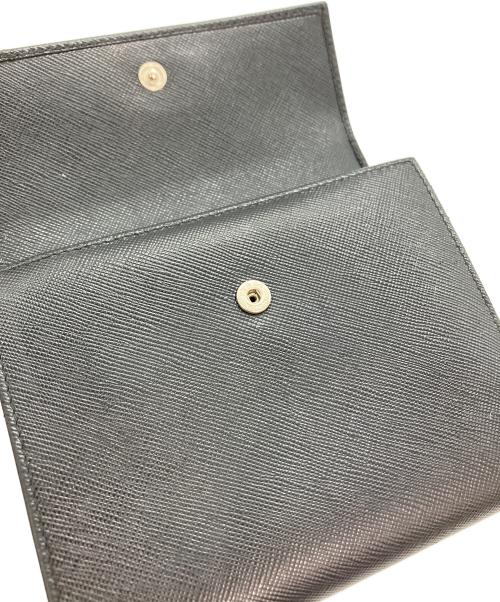 PRADA（プラダ）PRADA (プラダ) PRADA　	サフィアーノ　三つ折り財布 ブラックの古着・服飾アイテム