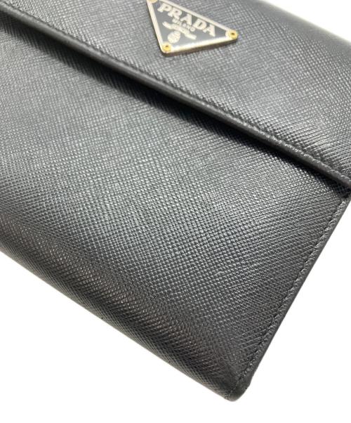 PRADA（プラダ）PRADA (プラダ) PRADA　	サフィアーノ　三つ折り財布 ブラックの古着・服飾アイテム