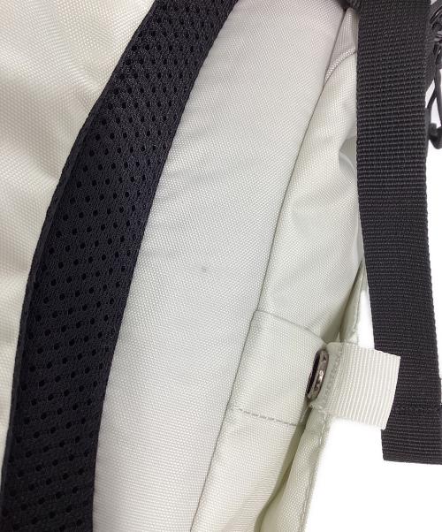MILLET（ミレー）MILLET (ミレー) KHUMBU MC 22(クンブ マウンテン クルーズ)バックパック ホワイトの古着・服飾アイテム