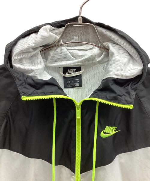 NIKE（ナイキ）NIKE (ナイキ) ナイロンパーカー ホワイト×ブラック サイズ:Sの古着・服飾アイテム