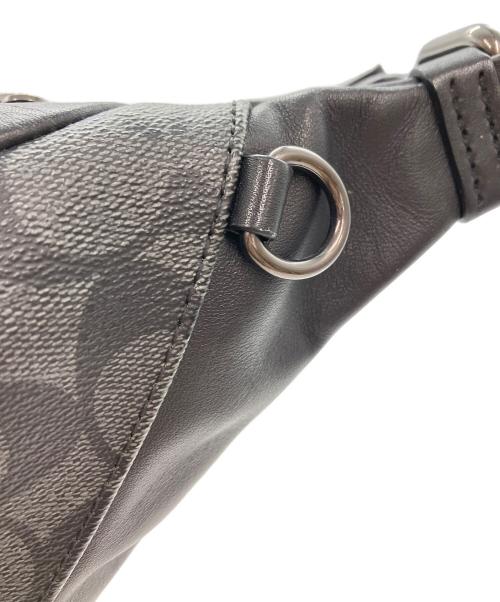 COACH（コーチ）COACH (コーチ) COACH　	シグネチャー　	ボディバッグ ブラックの古着・服飾アイテム