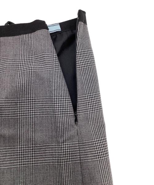 PRADA（プラダ）PRADA (プラダ) PRADA　スカート グレー サイズ:38の古着・服飾アイテム