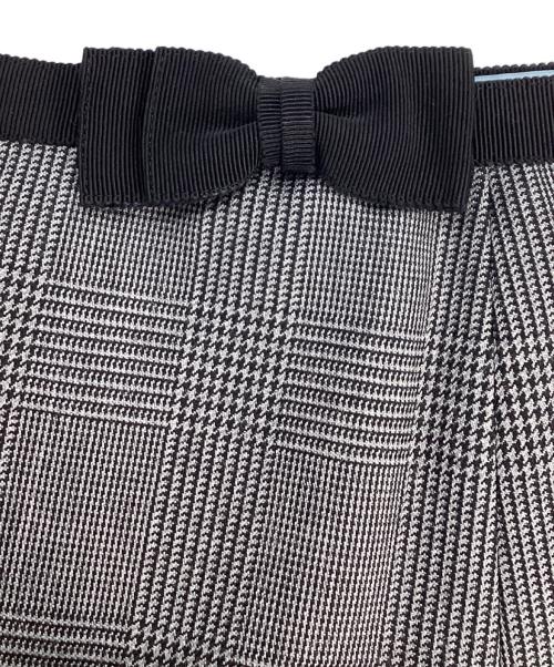PRADA（プラダ）PRADA (プラダ) PRADA　スカート グレー サイズ:38の古着・服飾アイテム