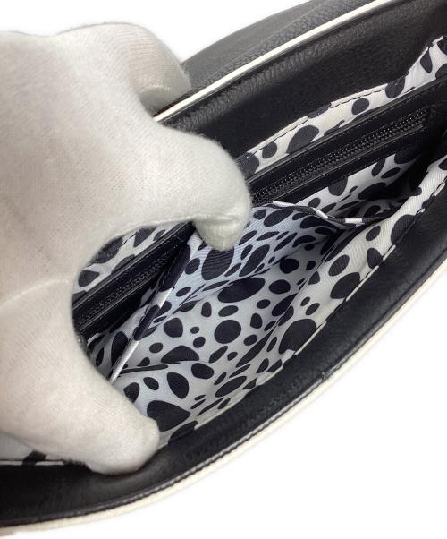 DISNEY（ディズニー）DISNEY (ディズニー) Lounge Fly (ラウンジフライ) ショルダーバッグ レッド×ブラックの古着・服飾アイテム