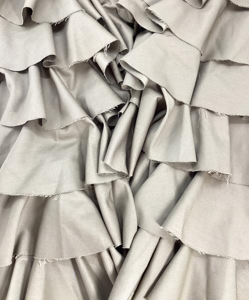 LEINWANDE（ラインヴァンド）LEINWANDE (ラインヴァンド) Ruffled Sleeve Top カーキ サイズ:FREEの古着・服飾アイテム