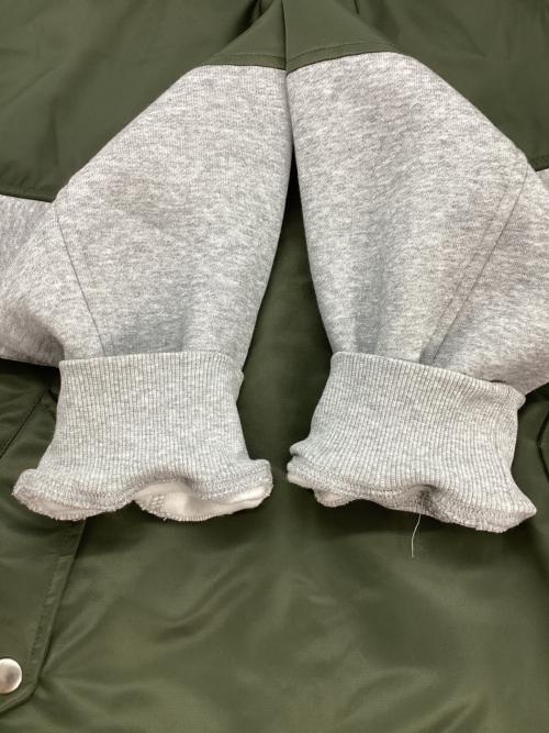 Re:room（リルーム）Re:room (リルーム) SWITCHING TWILL SWEAT TRAINER カーキ×グレー サイズ:S-Mの古着・服飾アイテム