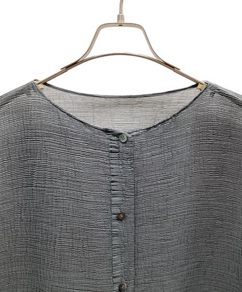 ISSEY MIYAKE me（イッセイ ミヤケ ミー）ISSEY MIYAKE me (イッセイ ミヤケ ミー) 長袖ブラウス グレー サイズ:FREEの古着・服飾アイテム