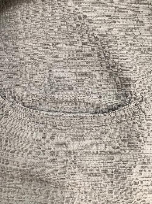 ISSEY MIYAKE me（イッセイ ミヤケ ミー）ISSEY MIYAKE me (イッセイ ミヤケ ミー) 長袖ブラウス グレー サイズ:FREEの古着・服飾アイテム