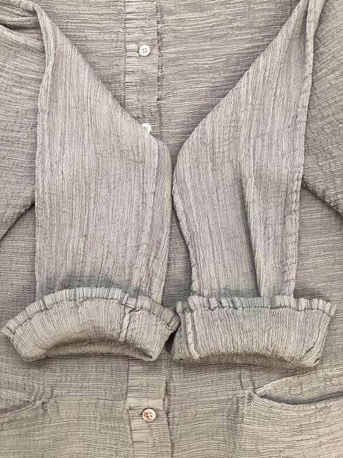 ISSEY MIYAKE me（イッセイ ミヤケ ミー）ISSEY MIYAKE me (イッセイ ミヤケ ミー) 長袖ブラウス グレー サイズ:FREEの古着・服飾アイテム