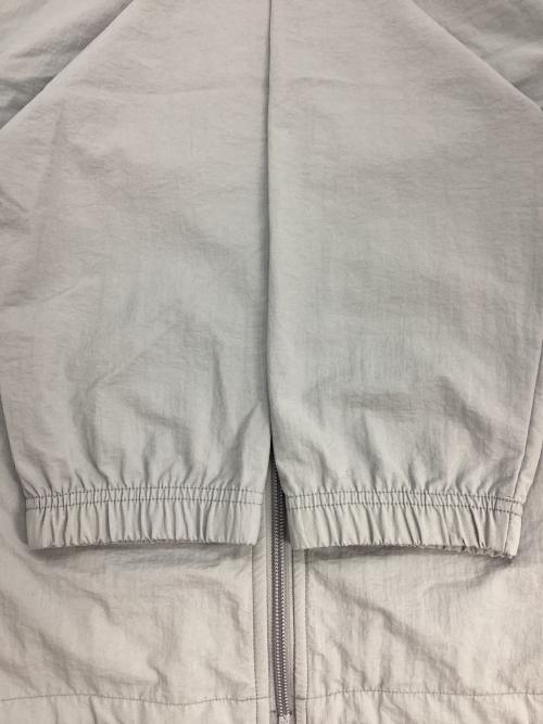 alo yoga（アローヨガ）alo yoga (アローヨガ) Takeaway Track Full Zip Jacket  テイクアウェイ トラック フルジップ ジャケット ライトグレー サイズ:Mの古着・服飾アイテム