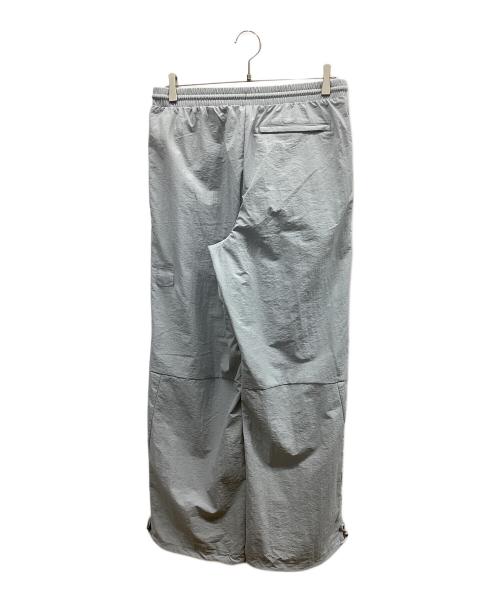 alo yoga（アローヨガ）alo yoga (アローヨガ) Takeaway Track Straight Leg Pant テイクアウェイ トラック ストレート レッグ パンツ ライトグレー サイズ:Sの古着・服飾アイテム
