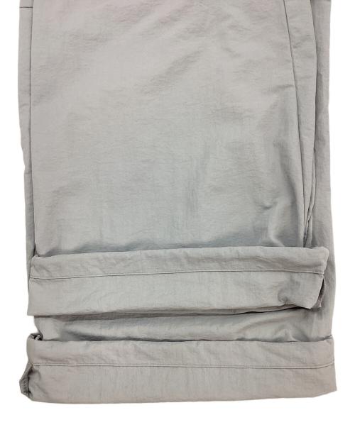alo yoga（アローヨガ）alo yoga (アローヨガ) Takeaway Track Straight Leg Pant テイクアウェイ トラック ストレート レッグ パンツ ライトグレー サイズ:Sの古着・服飾アイテム
