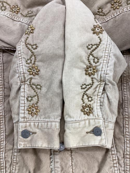 REMI RELIEF（レミレリーフ）REMI RELIEF (レミレリーフ) フラワースタッズ裏ボアコーデュロイジャケット ベージュ サイズ:Sの古着・服飾アイテム