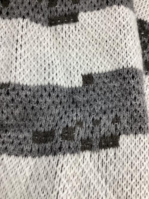 SUPREME（シュプリーム）SUPREME (シュプリーム) Digital Flag Sweater デジタル フラッグ セーター グレー サイズ:Mの古着・服飾アイテム