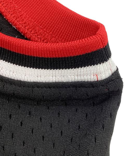 MITCHELL & NESS（ミッチェルアンドネス）MITCHELL & NESS (ミッチェルアンドネス) オルタネイトスウィングマンユニフォーム ブラック×レッド サイズ:Mの古着・服飾アイテム