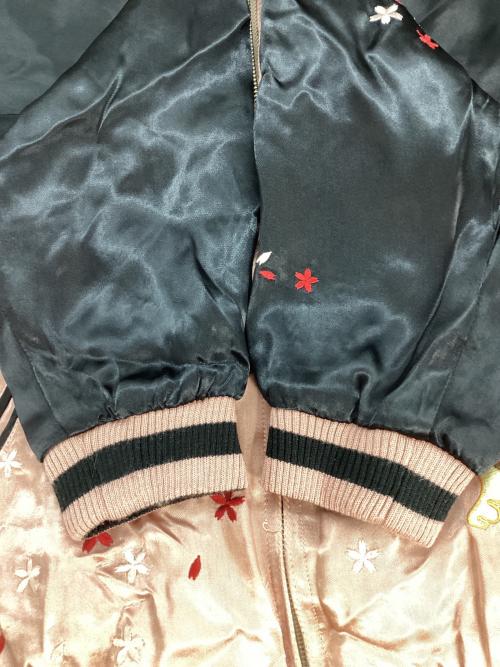 百花繚乱（ヒャッカリョウラン）百花繚乱 (ヒャッカリョウラン) 風神雷神 スカジャン ブラック×ピンク サイズ:Mの古着・服飾アイテム