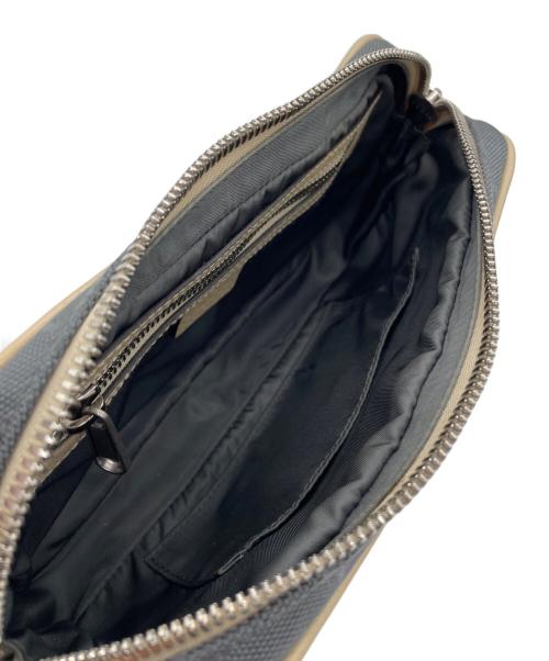 GUCCI（グッチ）GUCCI (グッチ) ボディーバッグ グレー×ベージュの古着・服飾アイテム