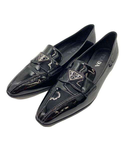 PRADA（プラダ）PRADA (プラダ) トライアングルロゴローファー ブラック サイズ:38 1/2の古着・服飾アイテム