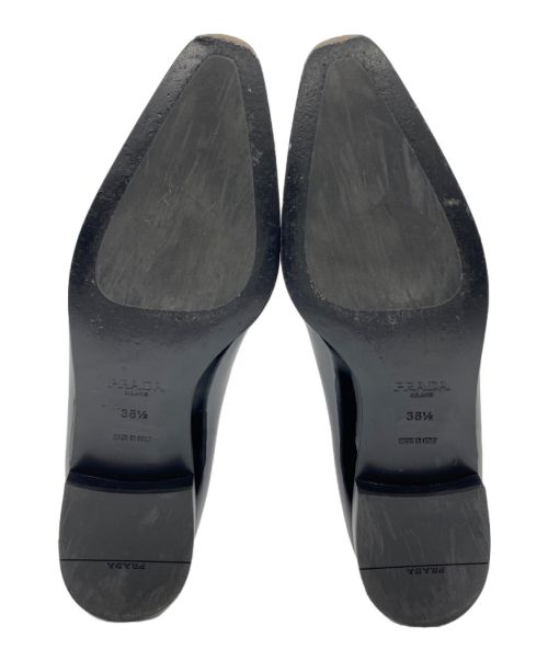 PRADA（プラダ）PRADA (プラダ) トライアングルロゴローファー ブラック サイズ:38 1/2の古着・服飾アイテム