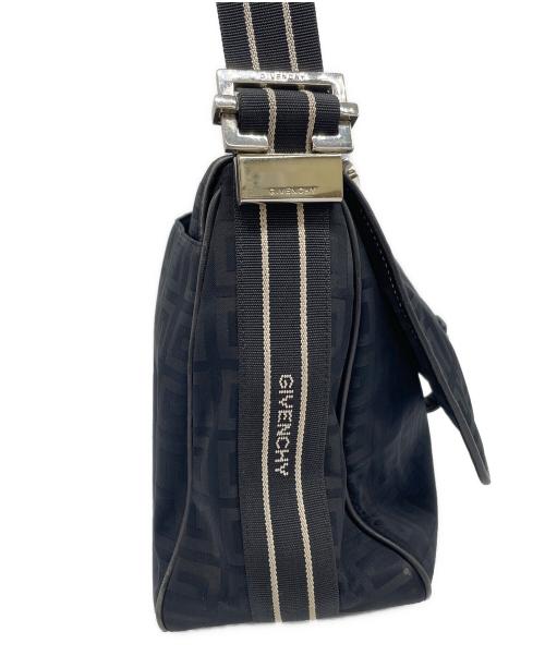 GIVENCHY（ジバンシィ）GIVENCHY (ジバンシィ) ナイロンショルダーバッグ ブラックの古着・服飾アイテム