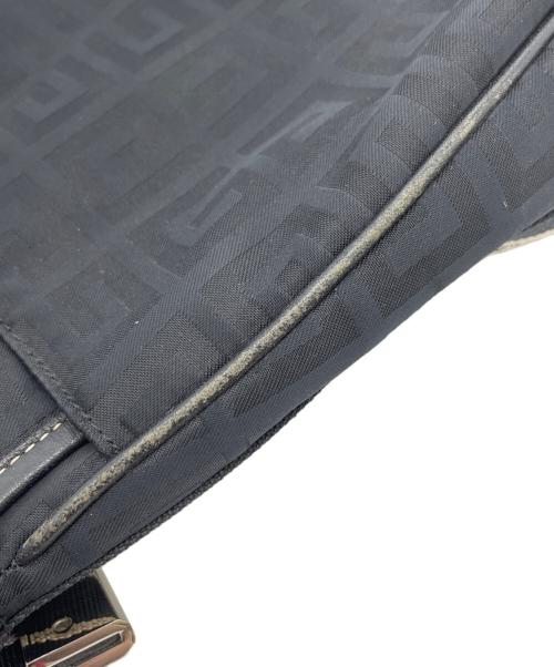 GIVENCHY（ジバンシィ）GIVENCHY (ジバンシィ) ナイロンショルダーバッグ ブラックの古着・服飾アイテム