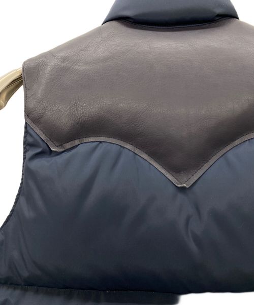 RockyMountainFeatherBed（ロッキーマウンテンフェザーベッド）RockyMountainFeatherBed (ロッキーマウンテンフェザーベッド) ダウンベスト ネイビー サイズ:36の古着・服飾アイテム
