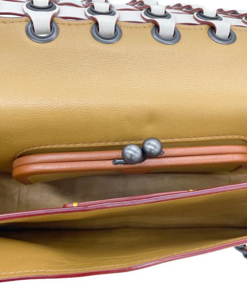 COACH（コーチ）COACH (コーチ) ディンキーリングショルダーバッグ ホワイトの古着・服飾アイテム