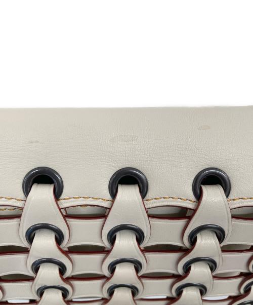 COACH（コーチ）COACH (コーチ) ディンキーリングショルダーバッグ ホワイトの古着・服飾アイテム