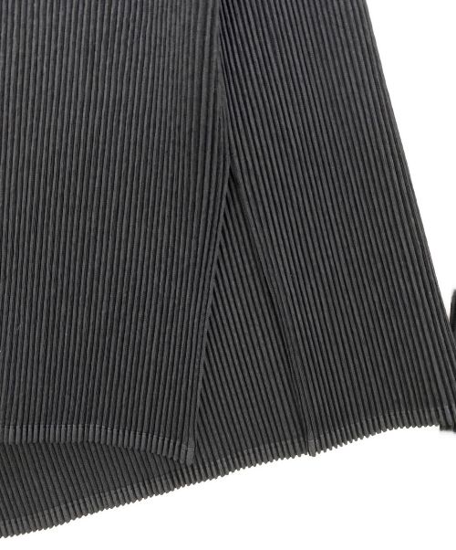 ISSEY MIYAKE FETE（イッセイミヤケフェット）ISSEY MIYAKE FETE (イッセイミヤケフェット) プリーツカーディガン ブラック サイズ:02の古着・服飾アイテム