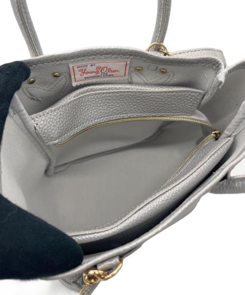 YOUNG & OLSEN The DRYGOODS STORE（ヤングアンドオルセン ザ ドライグッズストア）YOUNG & OLSEN The DRYGOODS STORE (ヤングアンドオルセン ザ ドライグッズストア) エンボスレザートートバッグ グレーの古着・服飾アイテム
