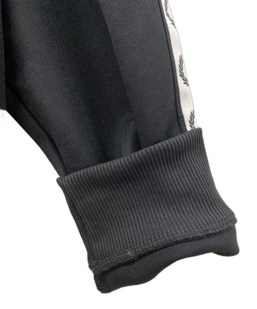 FRED PERRY（フレッドペリー）FRED PERRY (フレッドペリー) Taped Track Jacket ブラック サイズ:XLの古着・服飾アイテム