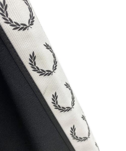 FRED PERRY（フレッドペリー）FRED PERRY (フレッドペリー) Taped Track Jacket ブラック サイズ:XLの古着・服飾アイテム