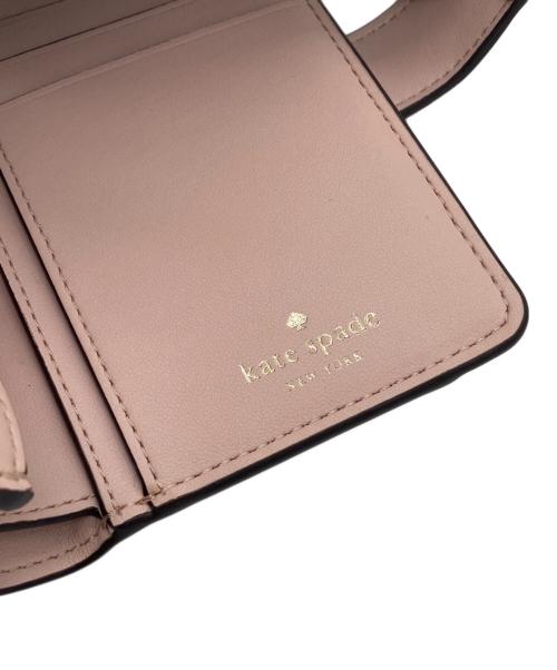 Kate Spade（ケイトスペード）Kate Spade (ケイトスペード) フィービー ターンロック ミディアム ウォレット ベージュ×ピンクの古着・服飾アイテム