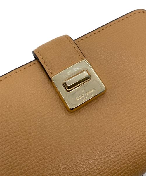 Kate Spade（ケイトスペード）Kate Spade (ケイトスペード) フィービー ターンロック ミディアム ウォレット ベージュ×ピンクの古着・服飾アイテム