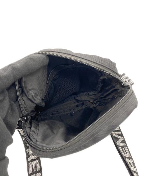 SUPREME（シュプリーム）SUPREME (シュプリーム) ミニショルダーバッグ ブラックの古着・服飾アイテム