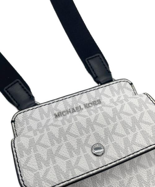 MICHAEL KORS（マイケル・コース）MICHAEL KORS (マイケルコース) ショルダーバッグ ホワイトの古着・服飾アイテム