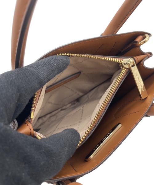 MICHAEL KORS（マイケル・コース）MICHAEL KORS (マイケル・コース) 2WAYショルダーバッグ ベージュの古着・服飾アイテム