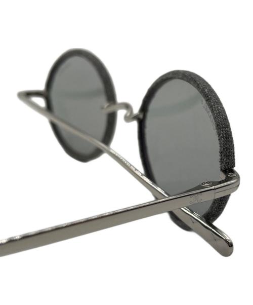 CHANEL（シャネル）CHANEL (シャネル) サングラス グレー×シルバー サイズ:50□22 135の古着・服飾アイテム