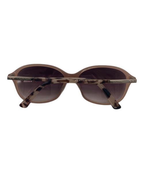 Calvin Klein（カルバンクライン）Calvin Klein (カルバンクライン) サングラス ベージュ サイズ:56□15 140の古着・服飾アイテム