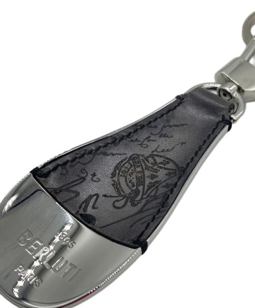 Berluti（ベルルッティ）Berluti (ベルルッティ) チャーム ブラック×シルバーの古着・服飾アイテム