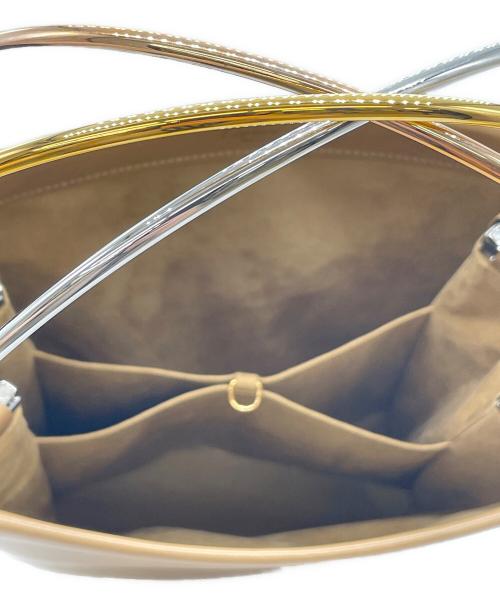 Cartier（カルティエ）Cartier (カルティエ) ハンドバッグ　トリニティ ドゥ カルティエ ゴールド×ベージュの古着・服飾アイテム
