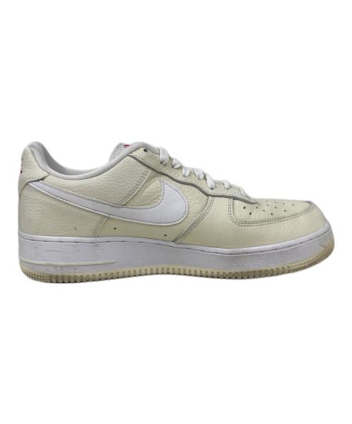NIKE（ナイキ）NIKE (ナイキ) スニーカー アイボリー×ホワイト サイズ:27.5の古着・服飾アイテム