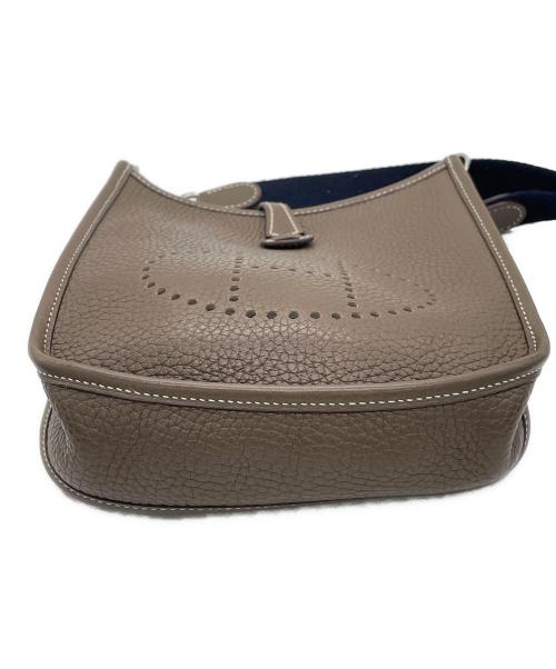 HERMES（エルメス）HERMES (エルメス) ショルダーバッグ エトゥープの古着・服飾アイテム