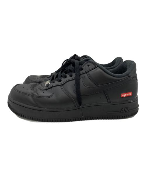 NIKE（ナイキ）NIKE (ナイキ) SUPREME (シュプリーム) AIR FORCE1 LOW ローカットスニーカー ブラック サイズ:28の古着・服飾アイテム