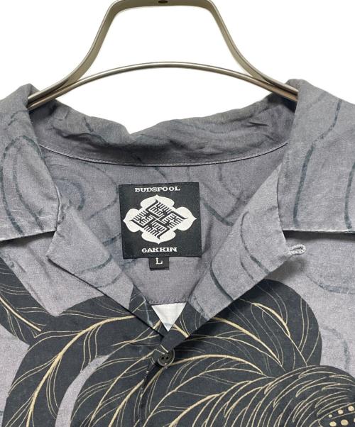 BUDSPOOL（バッズプール）BUDSPOOL (バッズプール) Gakkin (ガッキン) 半袖シャツ ブラック サイズ:Ｌの古着・服飾アイテム